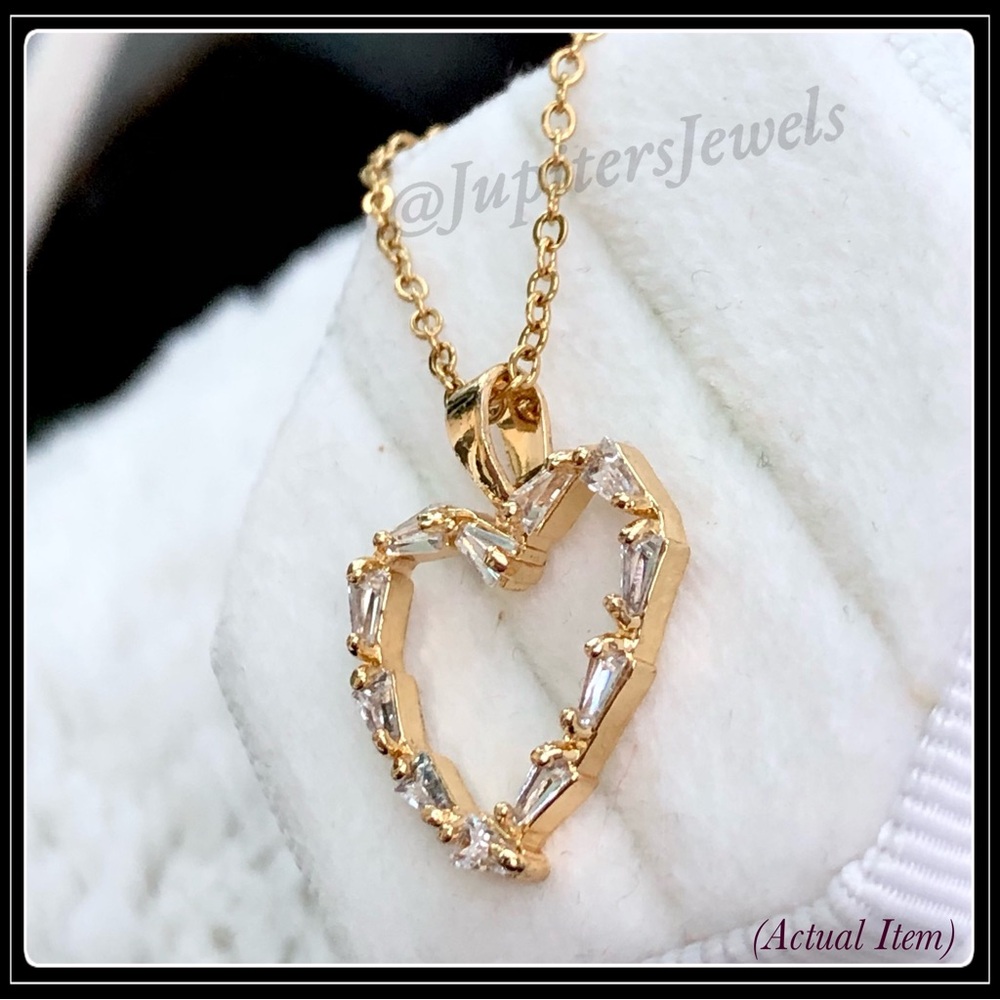 New gold baguette style simulated diamond heart necklace - Picture 4 of 5